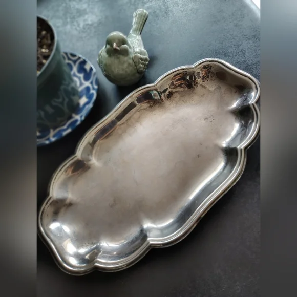 Scalloped Silver Serving Tray - Picture 1 of 6